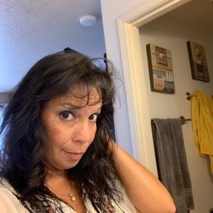 Meet your Posher, Regina